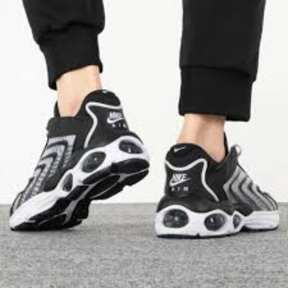 Nike Air Max TW. Brand New. Mens Size: 11.